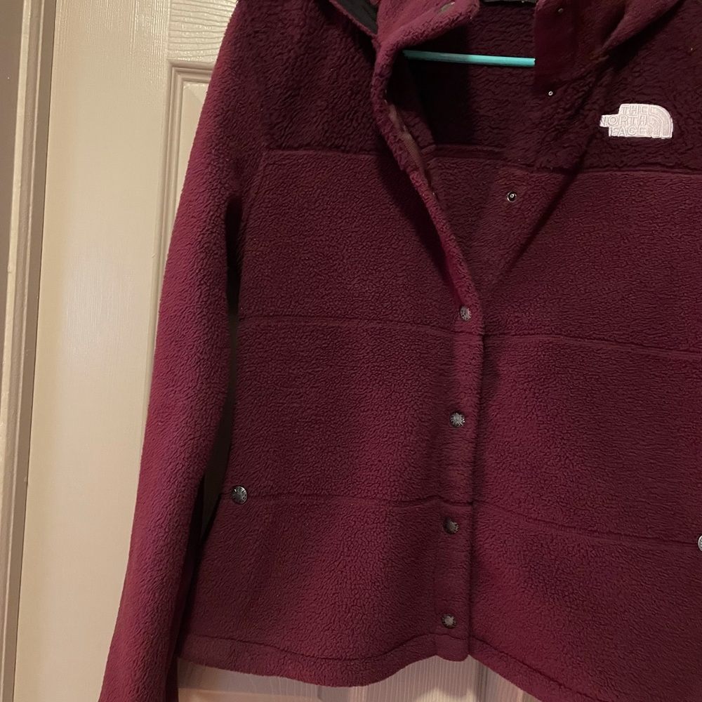 Red/ Burgundy The North Face Snap Fleece Women Size Small - Picture 4 of 8